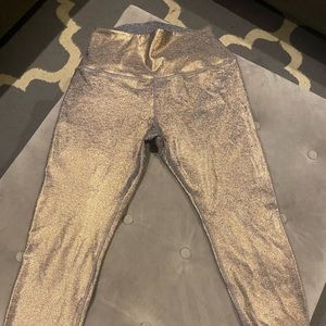 Beyond yoga size large shimmery workout leggings